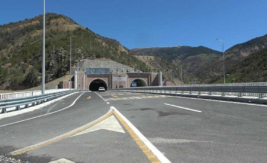 Zigana Tünelini kullanan vatandaş: Dağın çilesi bitti Zigana Tünelini kullanan vatandaş: Dağın çilesi bitti