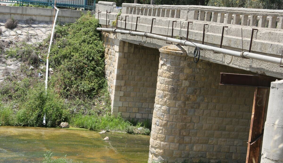 200 yıllık köprü depremden etkilenmedi 200 yıllık köprü depremden etkilenmedi