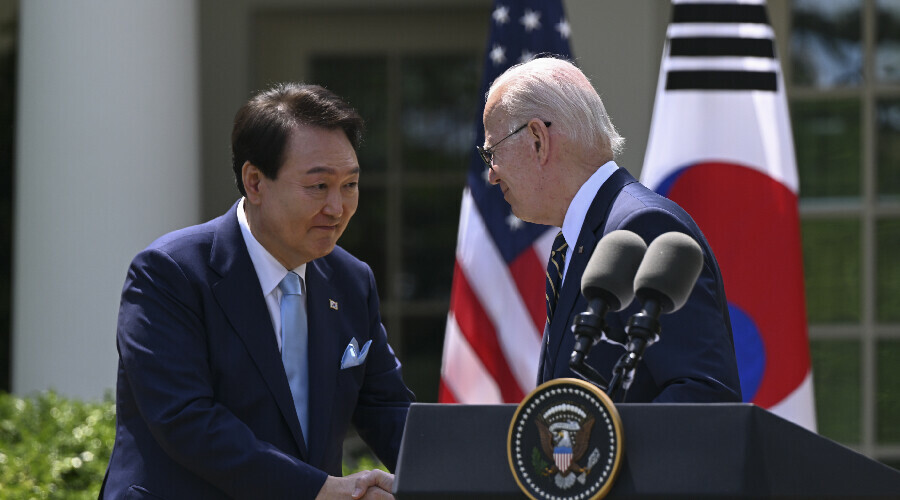 Koreli düşman kardeşler! Kuzeyliler Güney'in ABD ile işbirliğini protesto etti
