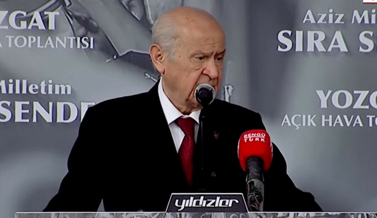 MHP lideri Bahçeli &#039;Altılı Masa&#039;ya sert yüklendi: Milletimiz yas tutarken sözde bakanlık dağıtımı yaptılar