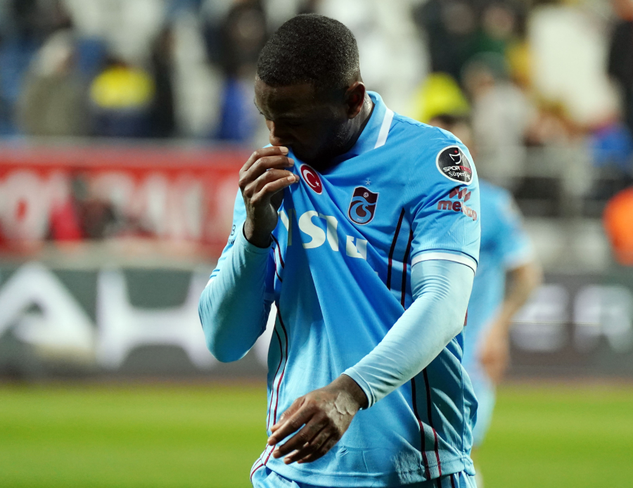 Trabzonspor'da sürpriz 2 ayrılık! Sezon başı 3'er yıllık sözleşme imzalanmıştı Trabzonspor'da sürpriz 2 ayrılık! Sezon başı 3'er yıllık sözleşme imzalanmıştı