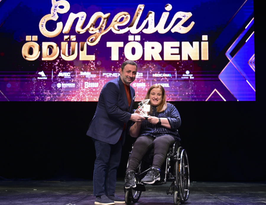 İlk kez düzenlenen Engelsiz Ödül Töreni gerçekleştirildi! Milli sporcular 10 kategoride ödül aldı