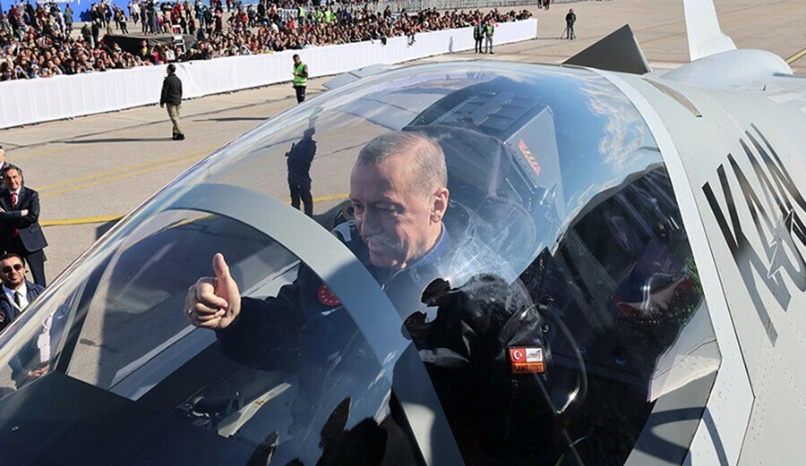 'KAAN mı F-35 mi?' sorusuna net cevap! 'Daha ilk analizlerde geride' dedi, farklara işaret etti 'KAAN mı F-35 mi?' sorusuna net cevap! 'Daha ilk analizlerde geride' dedi, farklara işaret etti