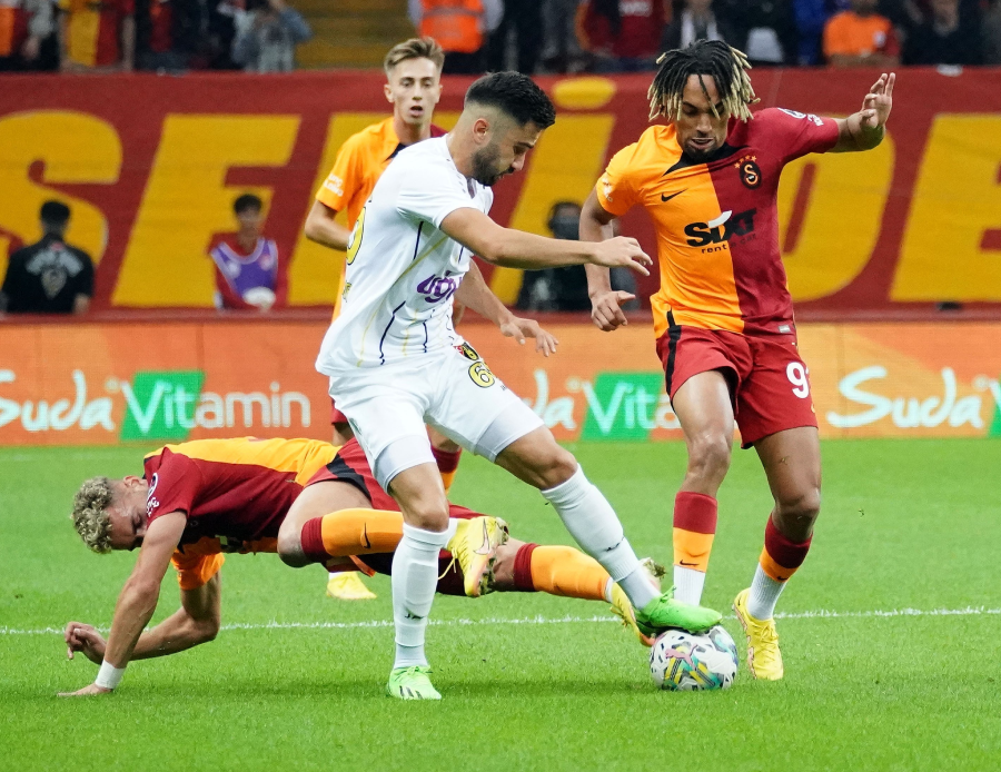 Sacha Boey'den rekor kazanç! Galatasaray'ın yıldızına Avrupa'dan dev talip Sacha Boey'den rekor kazanç! Galatasaray'ın yıldızına Avrupa'dan dev talip
