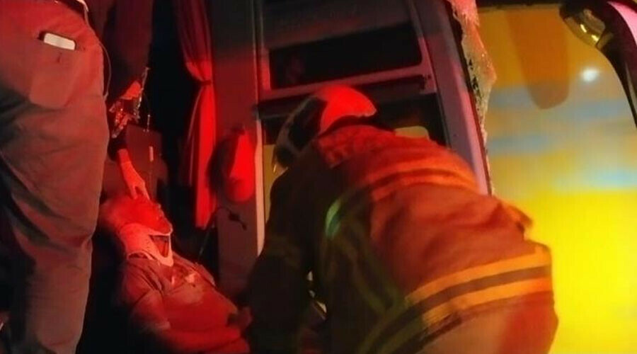 Balıkesir’de öğrencileri taşıyan otobüs kaza yaptı: 33 yaralı