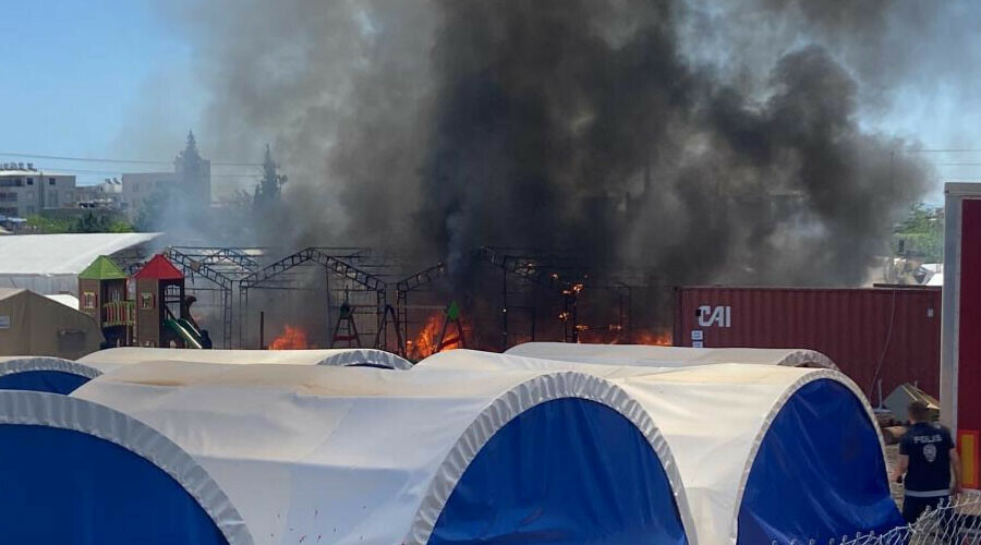 Çadır kentte yangın: Geriye kül yığınları kaldı