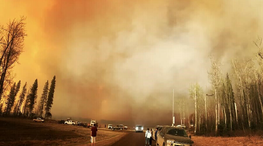 Kanada’nın ciğerleri yandı: Onlarca noktada çıkan orman yangını korkuttu