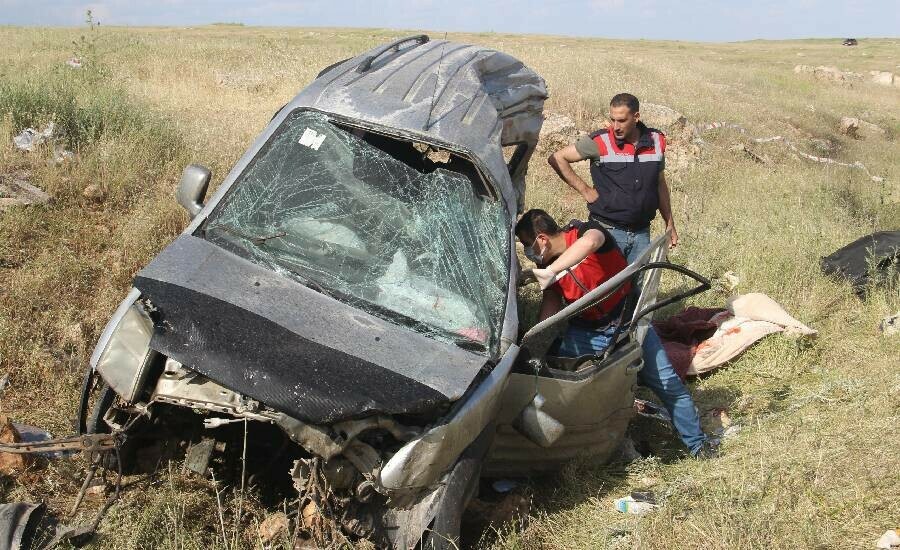Şanlıurfa’da feci kaza: 6 ölü, 1 yaralı Şanlıurfa’da feci kaza: 6 ölü, 1 yaralı