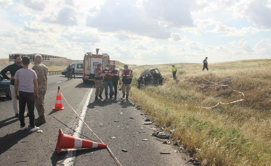 Şanlıurfa’da feci kaza: 6 ölü, 1 yaralı Şanlıurfa’da feci kaza: 6 ölü, 1 yaralı