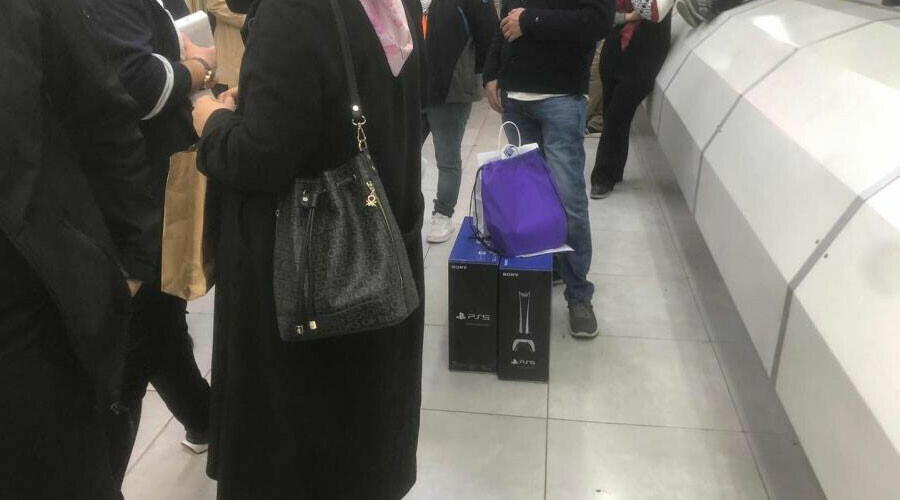 Bu kez cep telefonu değil! Sınır kapısında izdiham: Uzun kuyruklar oluştu