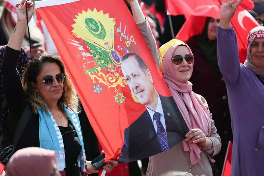 Cumhurbaşkanı Erdoğan, Batı medyasına 1 milyon 700 bin kişilik 'kapak' verdi! Kamu işçilerine müjde için salıyı işaret etti