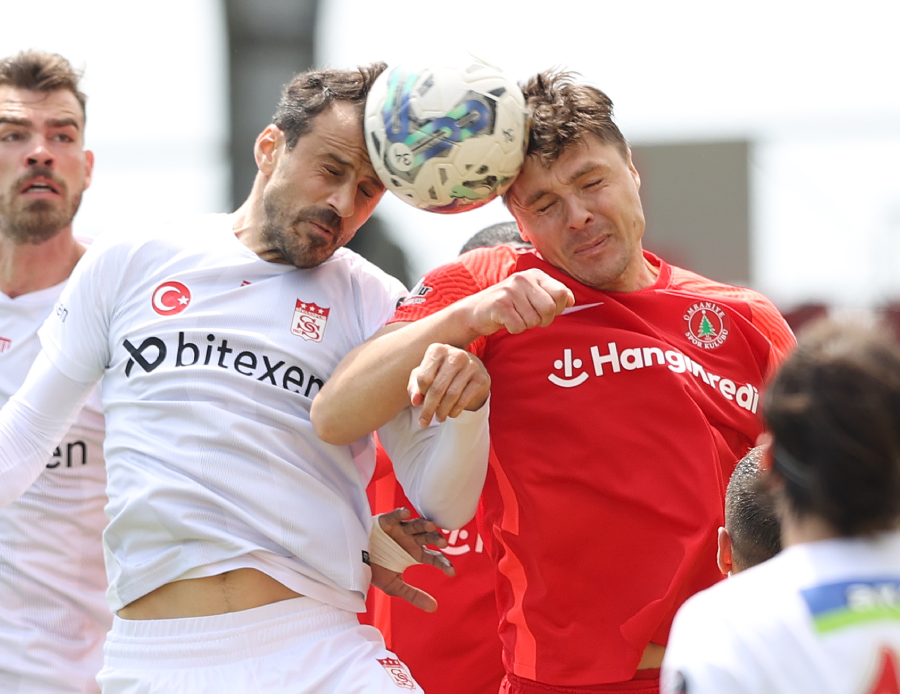 Ümraniyespor - Sivasspor (4-1 ÖZET) Umut Nayir hat-trick yaptı! Yatabare rakibine tokat attı Ümraniyespor - Sivasspor (4-1 ÖZET) Umut Nayir hat-trick yaptı! Yatabare rakibine tokat attı