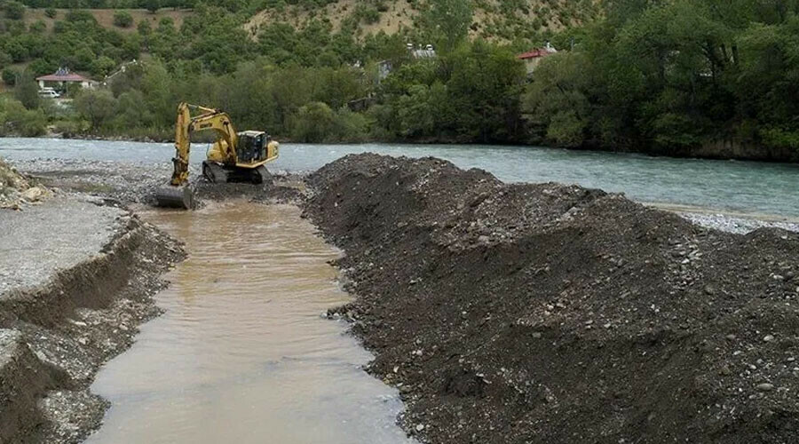 Munzur Çayı’nda kaybolan 2 genci bulmak için suyun yönü değiştirildi Munzur Çayı’nda kaybolan 2 genci bulmak için suyun yönü değiştirildi