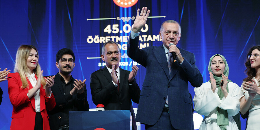 Son dakika... 45 bin öğretmen ataması yapıldı! Cumhurbaşkanı Erdoğan açıkladı: Yarısı afet bölgesinde görev alacak