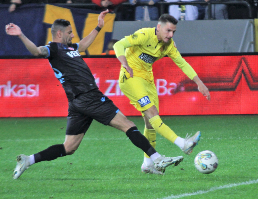 Trabzonspor,  Ankaragücü'nü konuk ediyor! Nenad Bjelica ilk kez taraftar önüne çıkacak