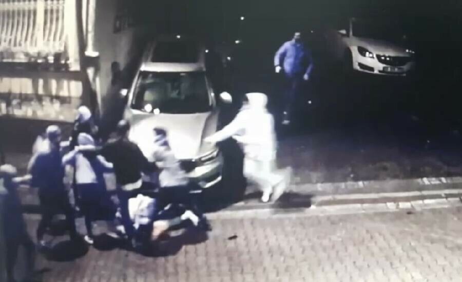 Ünlü fenomen hayatının şokunu yaşadı! Sokak ortasında dayak kameralara yansıdı