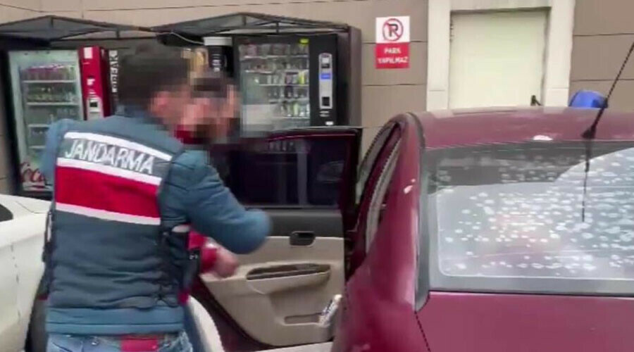 Restoran adı altında göçmen kaçakçılığı: Son anda kurtarıldılar Restoran adı altında göçmen kaçakçılığı: Son anda kurtarıldılar