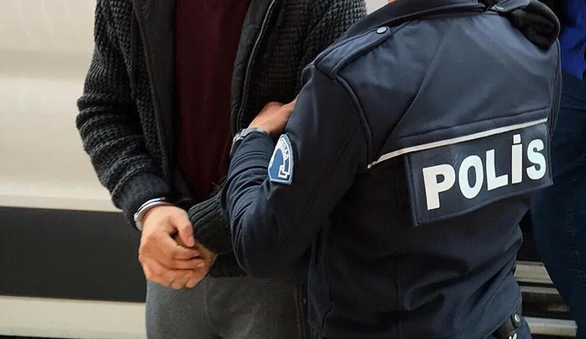 Ankara merkezli 19 ilde RedHack operasyonu: 32 şüpheli gözaltına alındı Ankara merkezli 19 ilde RedHack operasyonu: 32 şüpheli gözaltına alındı