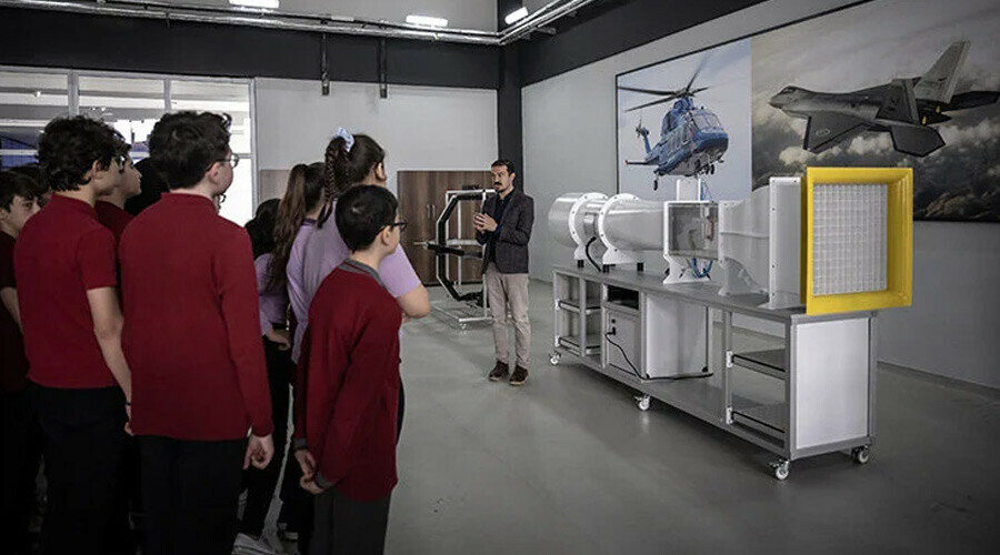 Türkiye'nin ilk uzay ve havacılık lisesi öğrencilerini bekliyor Türkiye'nin ilk uzay ve havacılık lisesi öğrencilerini bekliyor