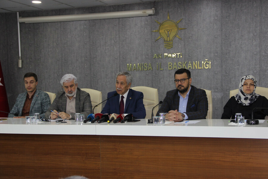 Bülent Arınç’tan Babacan ve Davutoğlu’na ‘Ben yaptım’ göndermesi: Yüzde 1 bile alamıyorlar Bülent Arınç’tan Babacan ve Davutoğlu’na ‘Ben yaptım’ göndermesi: Yüzde 1 bile alamıyorlar