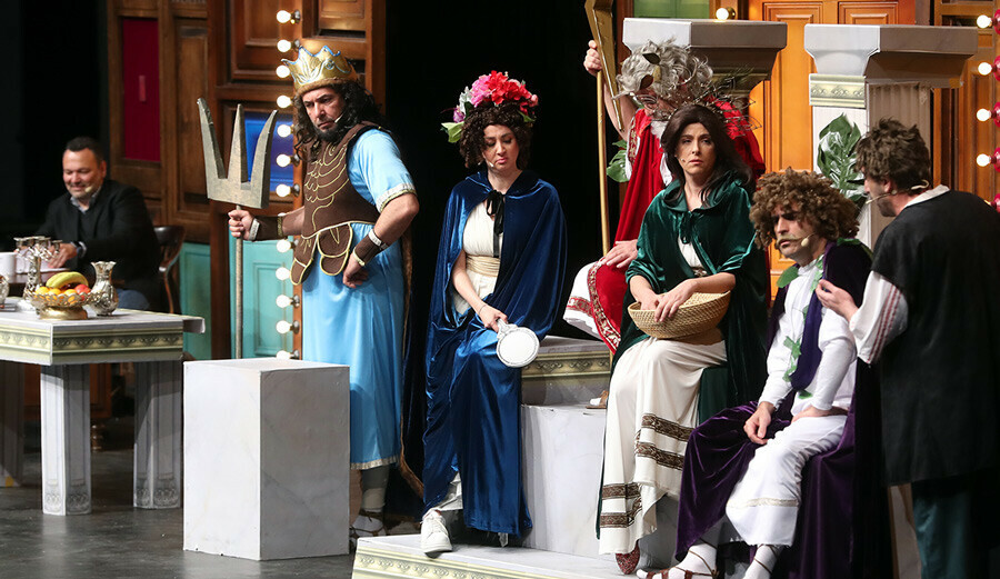 Güldür Güldür Show’da Bakan Varank sürprizi: Skeci elinde popcorn ile izledi Güldür Güldür Show’da Bakan Varank sürprizi: Skeci elinde popcorn ile izledi