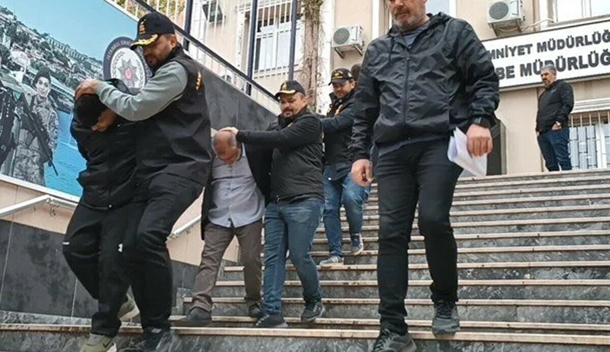 Ucuz otomobil vaadiyle 10 milyonluk vurgun! Güven sağlamak için yaptıkları ‘Pes’ dedirtti Ucuz otomobil vaadiyle 10 milyonluk vurgun! Güven sağlamak için yaptıkları ‘Pes’ dedirtti