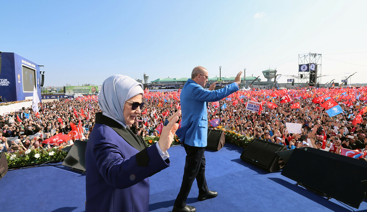 AK Parti&#039;de moraller yüksek