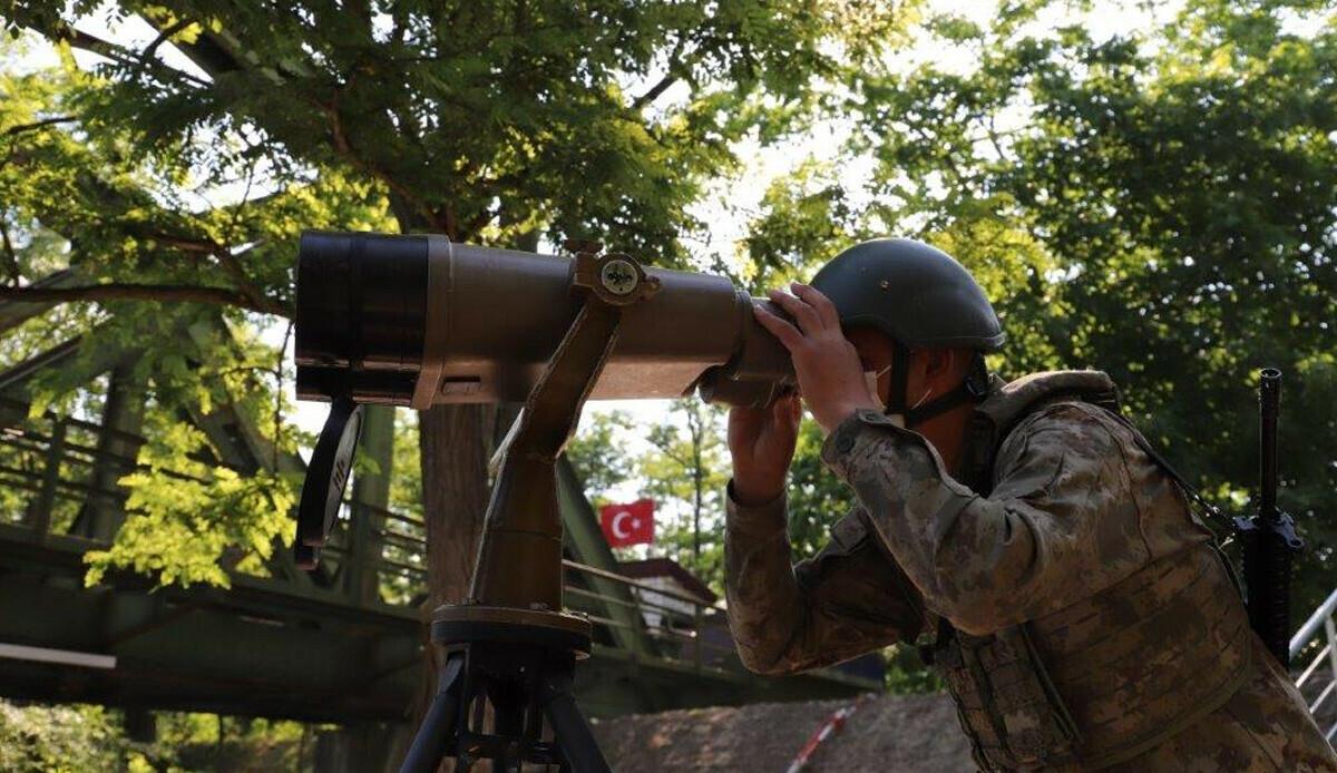 MSB duyurdu: Yunanistan ve İran sınırında 8 kişi yakalandı MSB duyurdu: Yunanistan ve İran sınırında 8 kişi yakalandı