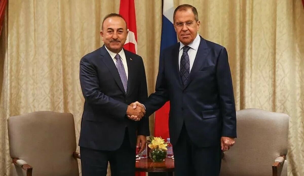 Kritik zirve öncesi Çavuşoğlu ve Lavrov arasında önemli görüşme Kritik zirve öncesi Çavuşoğlu ve Lavrov arasında önemli görüşme