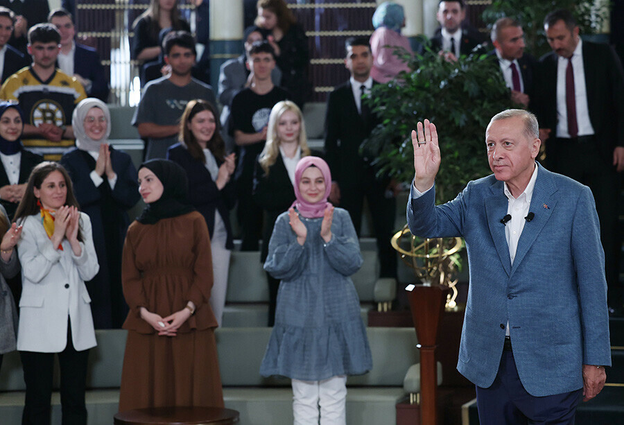 Cumhurbaşkanı Erdoğan'dan Kızılay Başkanı'na tepki: Çadır satma işine giremez Cumhurbaşkanı Erdoğan'dan Kızılay Başkanı'na tepki: Çadır satma işine giremez