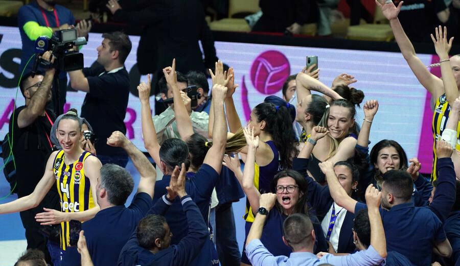 Son Dakika! Kadın voleybolda şampiyon Fenerbahçe Opet oldu, 5 sezonluk hasret sona erdi