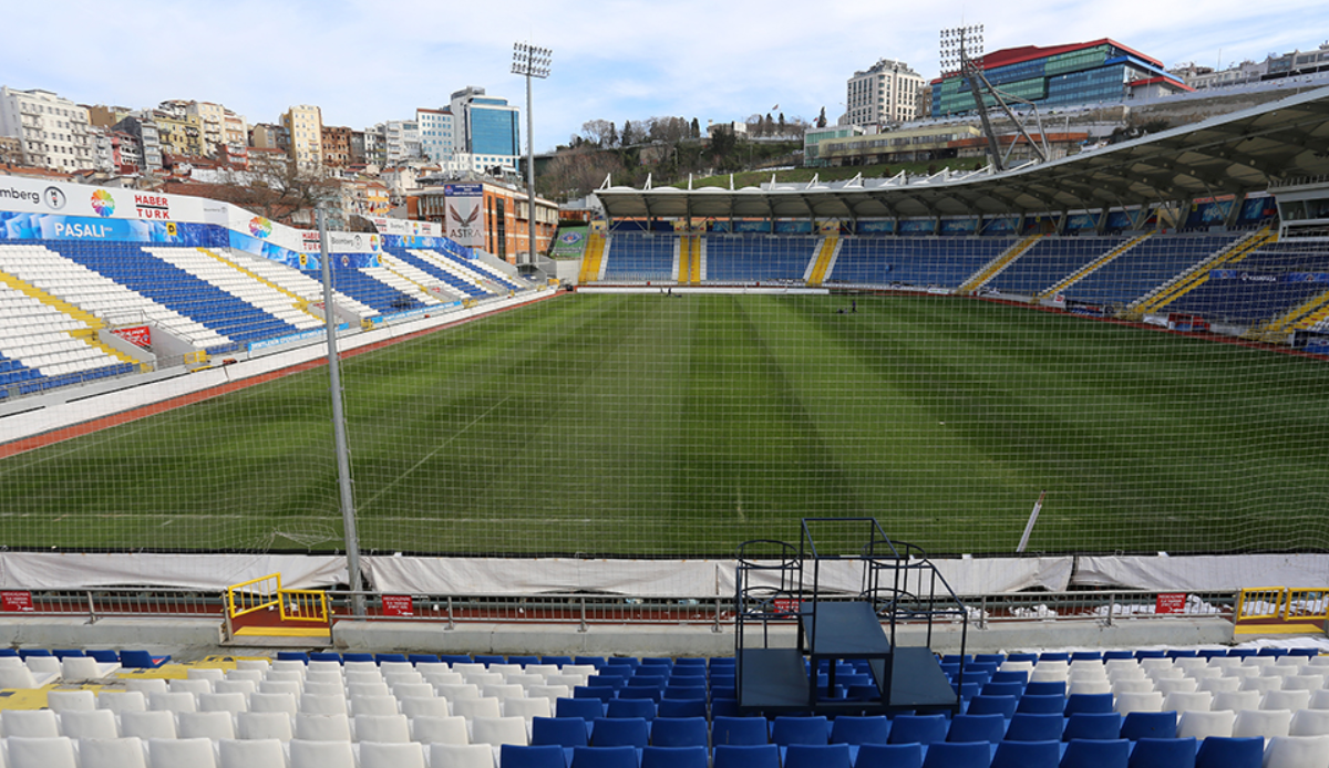 Belirsiz son buldu! İstanbulspor - Galatasaray maçının oynanacağı stadyum belli oldu Belirsiz son buldu! İstanbulspor - Galatasaray maçının oynanacağı stadyum belli oldu