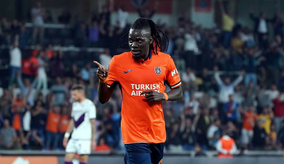 Bertrand Traore Emre Belözoğlu'na yumruk attığı için gönderildi iddiası Bertrand Traore Emre Belözoğlu'na yumruk attığı için gönderildi iddiası