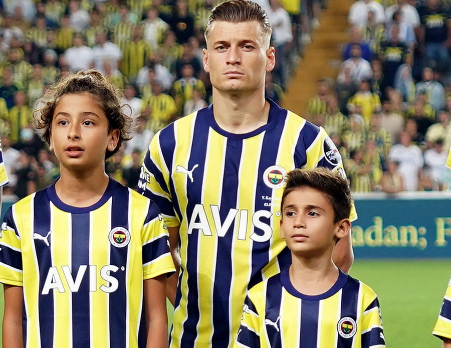Fenerbahçe'nin düşünmediği Alioski'ye Süper Lig'den 3 talip: Sezon sonunda imzalıyor