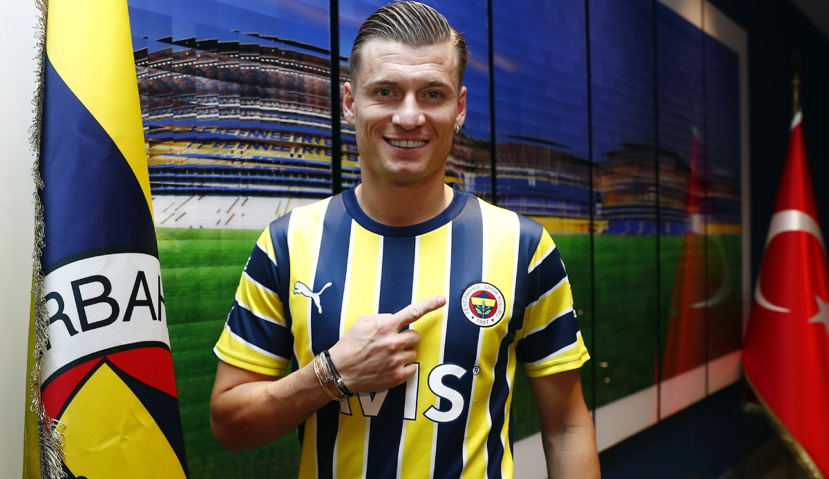 Fenerbahçe'nin düşünmediği Alioski'ye Süper Lig'den 3 talip: Sezon sonunda imzalıyor Fenerbahçe'nin düşünmediği Alioski'ye Süper Lig'den 3 talip: Sezon sonunda imzalıyor