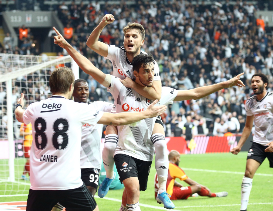Süper Lig'in avukat golcüsü Umut Nayir kariyer rekoru kırdı Süper Lig'in avukat golcüsü Umut Nayir kariyer rekoru kırdı