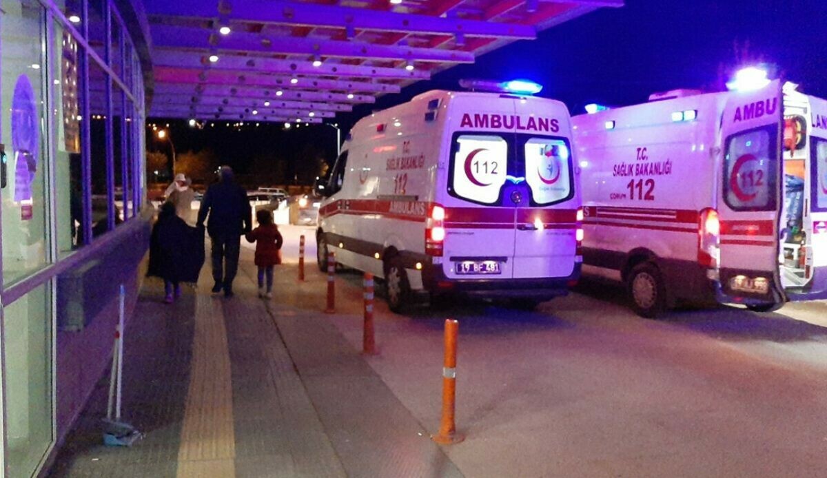 Tavuk dürüm yiyen 8 çocuk zehirlendi Tavuk dürüm yiyen 8 çocuk zehirlendi