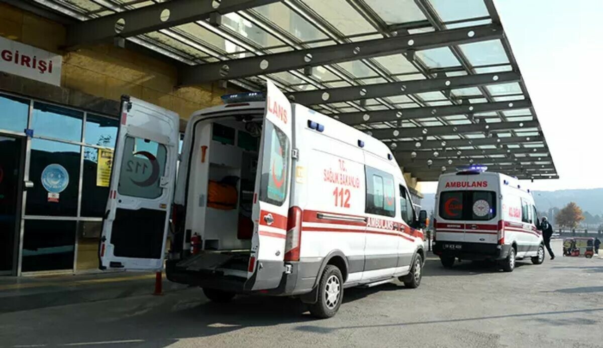 Hakkari'de askeri araç devrildi: 3 asker yaralandı Hakkari'de askeri araç devrildi: 3 asker yaralandı