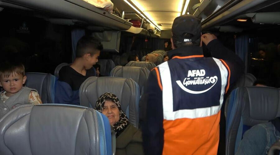 Depremzedelerin ‘seçim’ göçü: Oy kullanmak için memleketlerine dönüyorlar