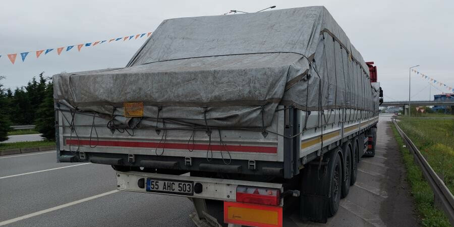 Oy kullanmak için yola çıkan aile feci kazada yaralandı