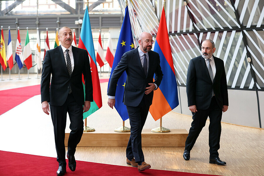 Aliyev ve Paşinyan AB Konseyi Başkanı eşliğinde Brüksel’de görüştü Aliyev ve Paşinyan AB Konseyi Başkanı eşliğinde Brüksel’de görüştü