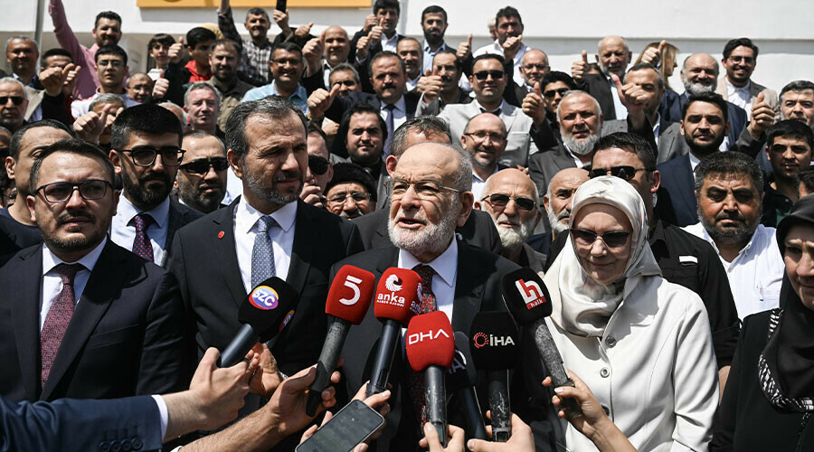 Saadet Partisi Genel Başkanı Karamollaoğlu oyunu kullandı