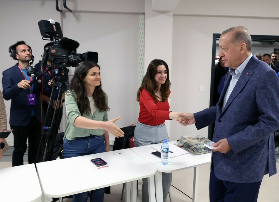 Cumhurbaşkanı Erdoğan oyunu kullandı: Seçim süreci olaysız devam ediyor