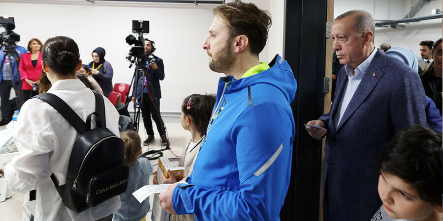 Cumhurbaşkanı Erdoğan oyunu kullandı: Seçim süreci olaysız devam ediyor