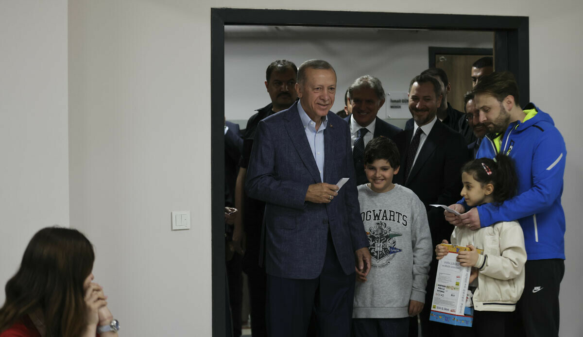 Oy vermek için sandığına gitti... Cumhurbaşkanı Erdoğan