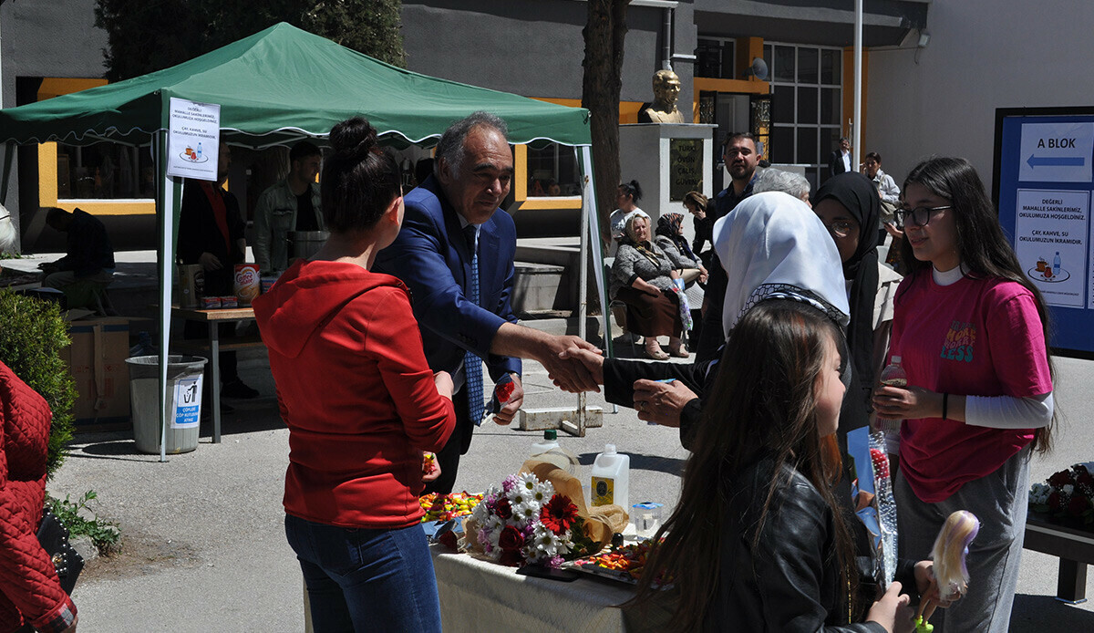 Oy kullanmaya gelenler sürprizle karşılaştı