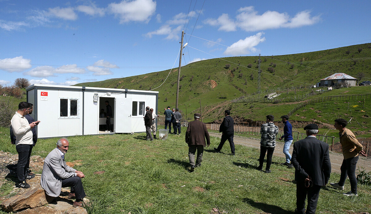30 yıl sonra bir ilk! Terör nedeniyle boşaltılmıştı, köylerine dönen vatandaşlar oy heyecanı yaşadı