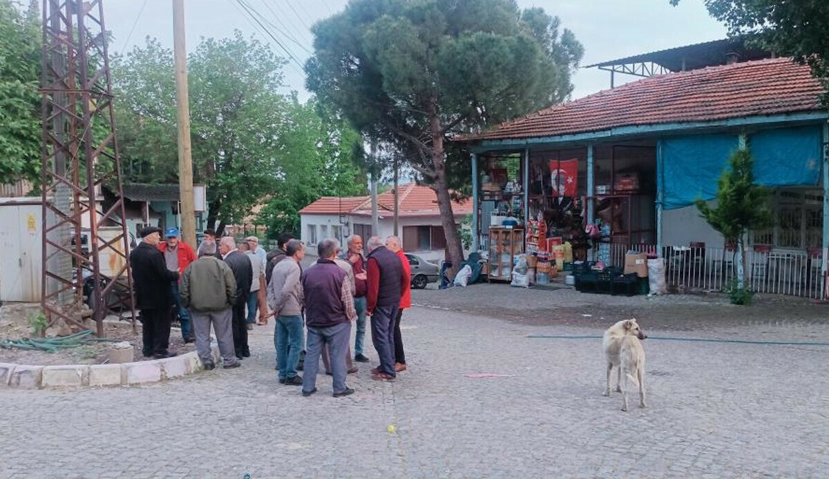 İzmir'de kahvehanede pompalı tüfekli saldırı! 3 çocuk babası adam öldü, 1 yaralı