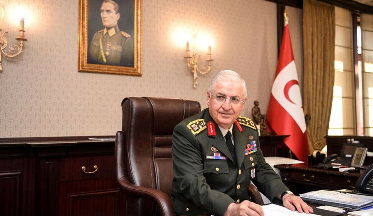 Genelkurmay Başkanı Yaşar Güler oyunu kullandı