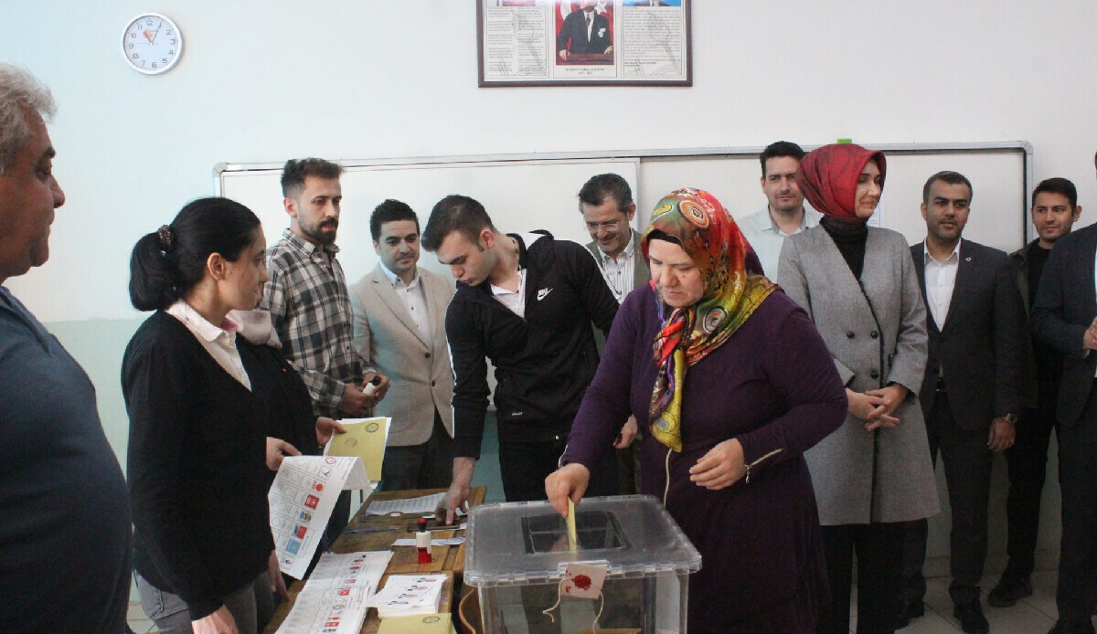 Son dakika! Afyonkarahisar’da oylar sayıldı! Kazanan aday ve parti belli oldu Son dakika! Afyonkarahisar’da oylar sayıldı! Kazanan aday ve parti belli oldu